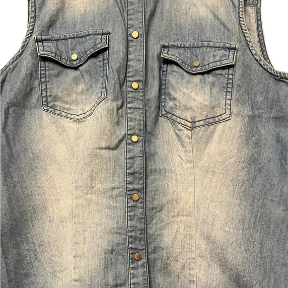 ONLY, Denim snap down Jean top. Size 8/medium - Picture 2 of 5